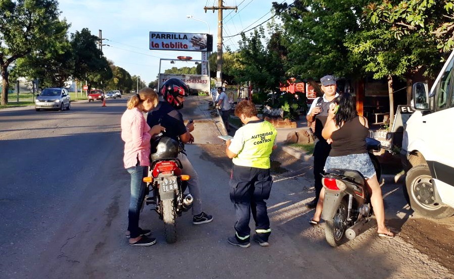 controles-a-motocicletas-en-colonia-caroya-7