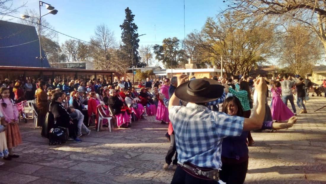 multimedia.normal.906bed67150e4c5c.756e69656e646f2d62616e64657261732d32352d31313030783632305f6e6f726d616c2e6a706567