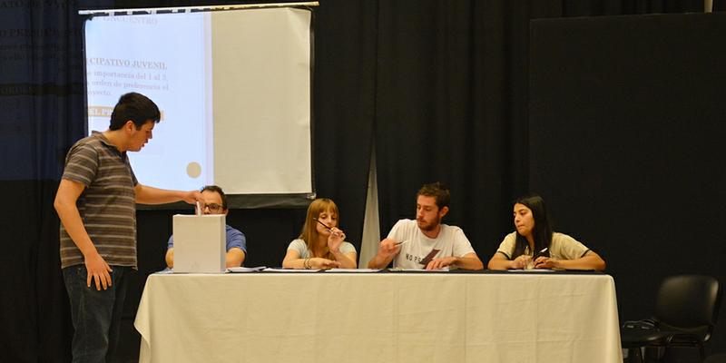 multimedia.normal.a5761ba4a0f00d34.707265732070617274206a6f76656e202833295f6e6f726d616c2e4a5047