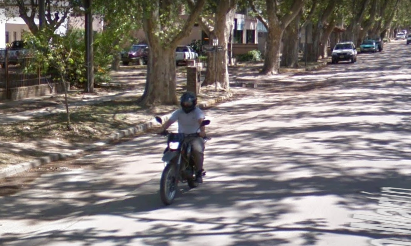 moto en avenida