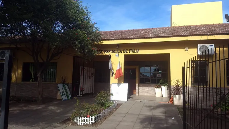 multimedia.normal.98b896ff7be054b5.45736375656c6120526570c3ba626c696361206465204974616c69615f6e6f726d616c2e6a7067