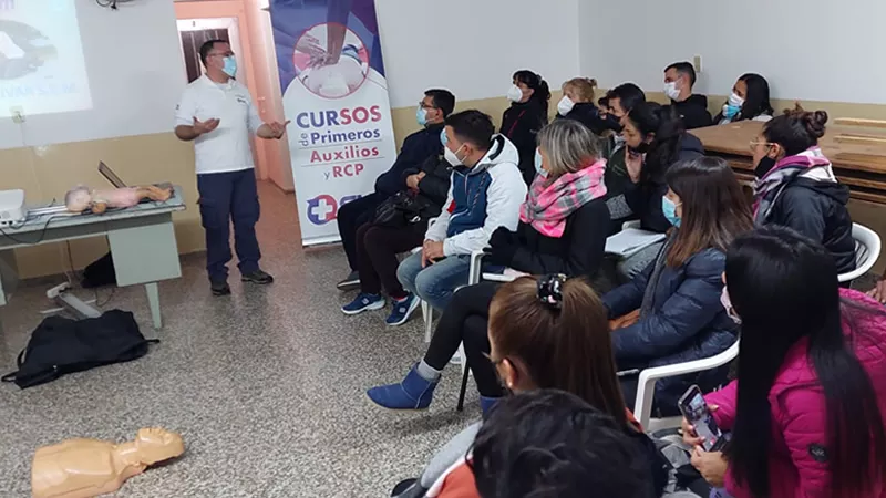 multimedia.normal.a0ff94436f1ee6f8.437572736f206465205243505f6e6f726d616c2e77656270