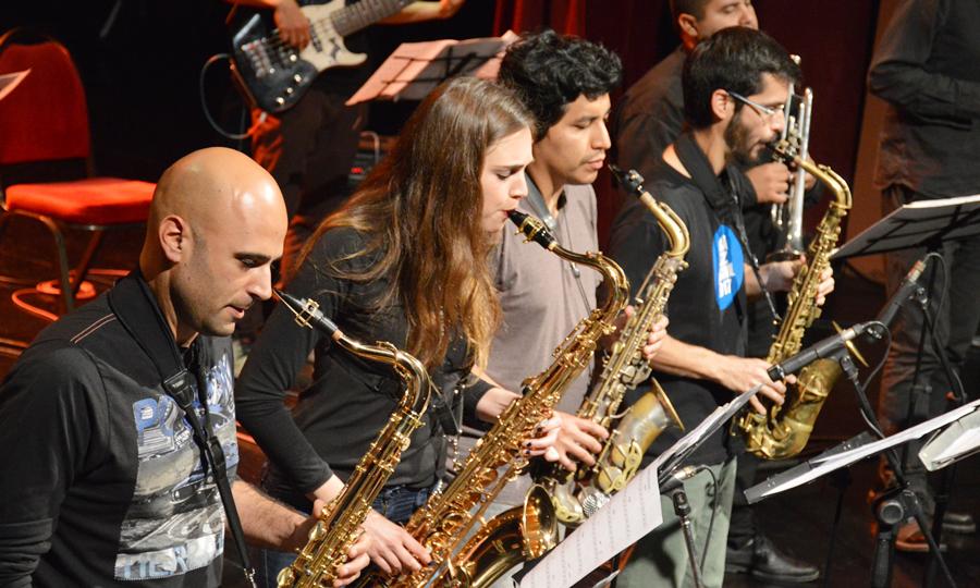 Escuela-Superior-de-Musica-de-Colonia-Caroya-en-el-Teatro-Rea-3